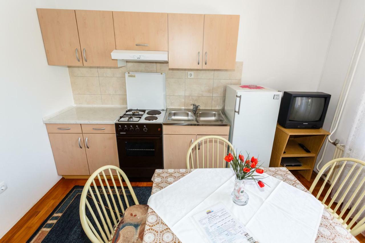 Apartmani Jelica Krk Town Exterior foto