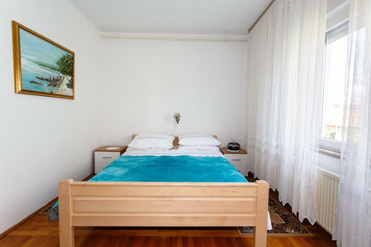 Apartmani Jelica Krk Town Exterior foto