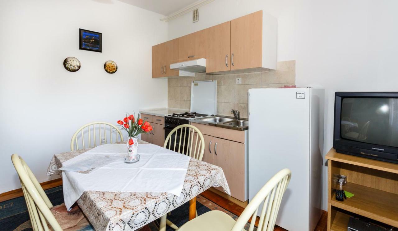 Apartmani Jelica Krk Town Exterior foto
